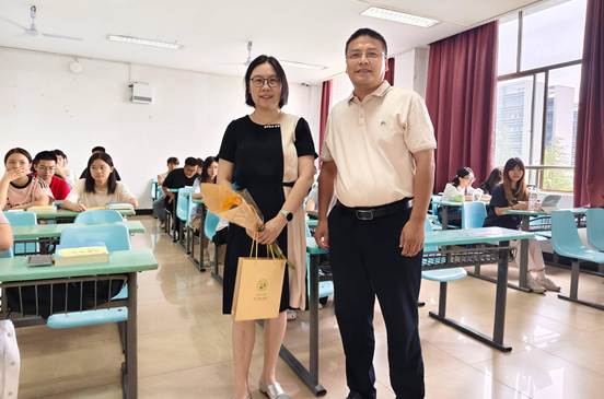 黎俊波慰问8
